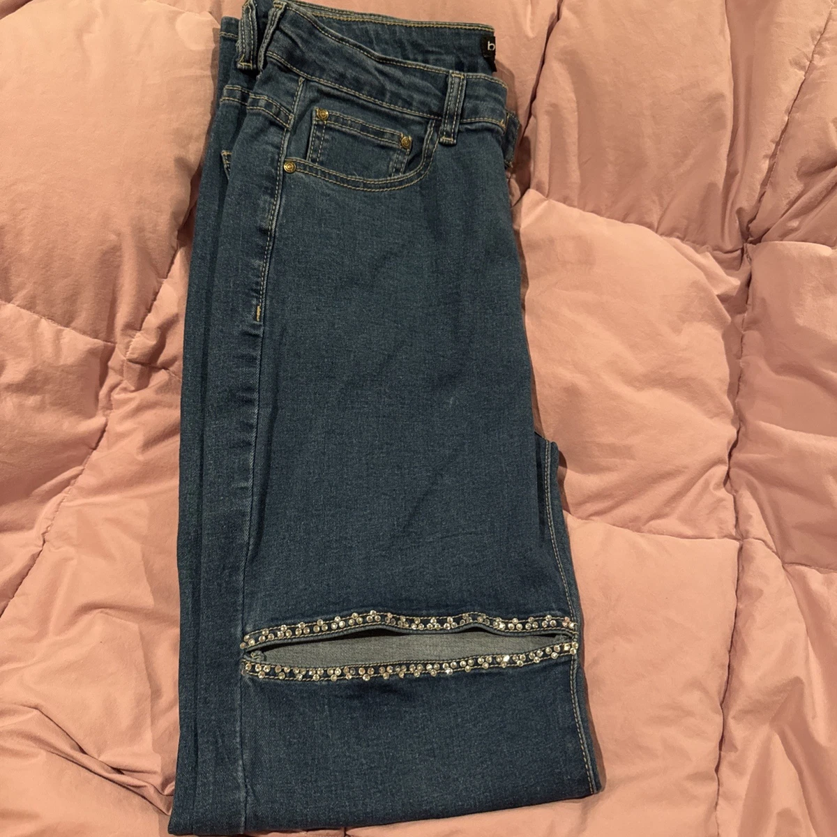 Jean Bebe Girlfriend Taille 27 Neuf – Bleu Clair, Jambe Droite Avec Clous