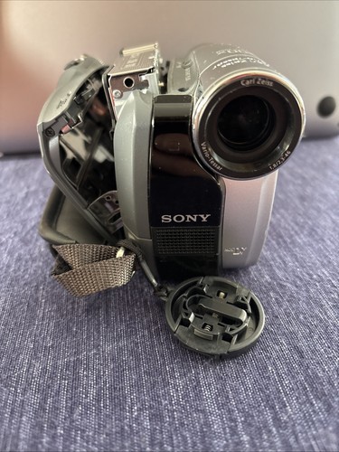 Sony DCR-HC26 Mini DV Camcorder - Stuck On Eject Needs Battery Should Work - Picture 11 of 12