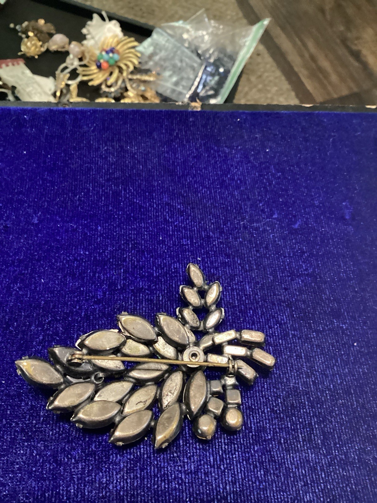 Unsigned Brooch - image 3