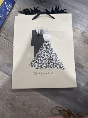 Hallmark expressions 1 gift bags 3jHB 224K  13X10 1/2 inches  lace textured pic