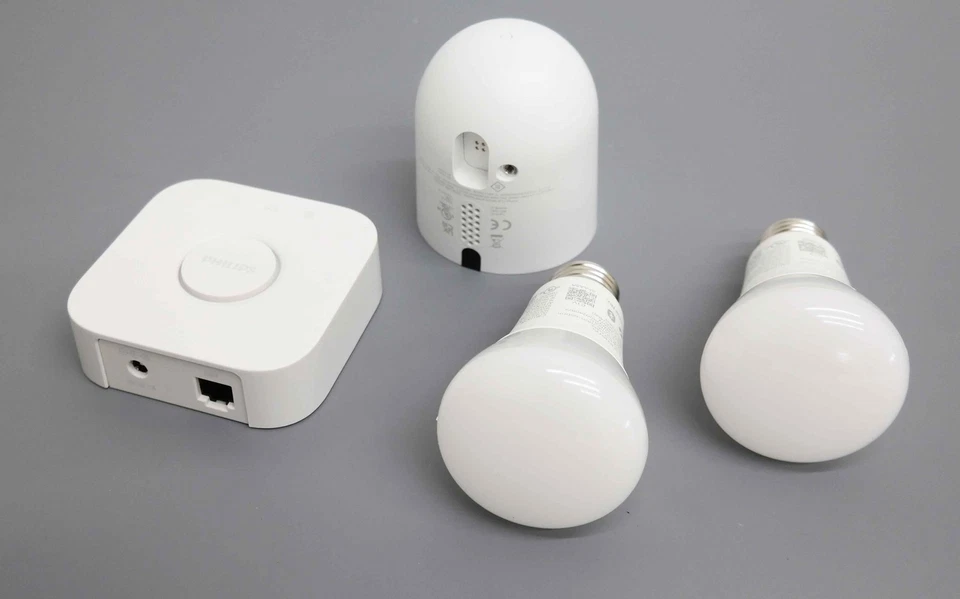 Philips Hue 583815 Wired Security Camera Set - White - Image 2 of 2