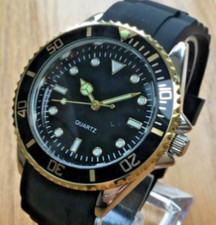 Divers style homage quartz watch Black + gold with silicone strap dive