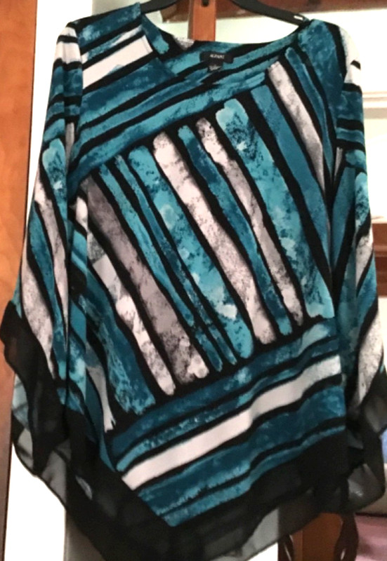 Women's Sz. L Loose Fitting Alfani MultiColor Top with Loose 3/4 Sleeves