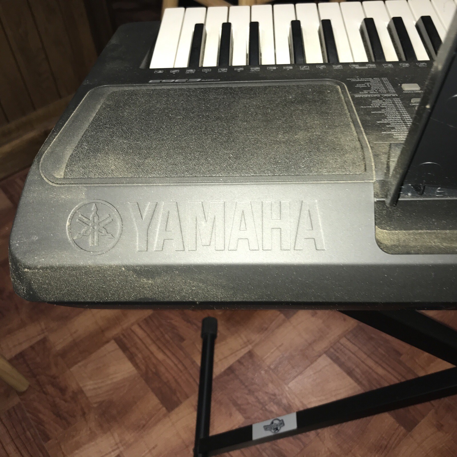 Yamaha PSR E363 Portable Electronic Keyboard w/Stand , adapter and
