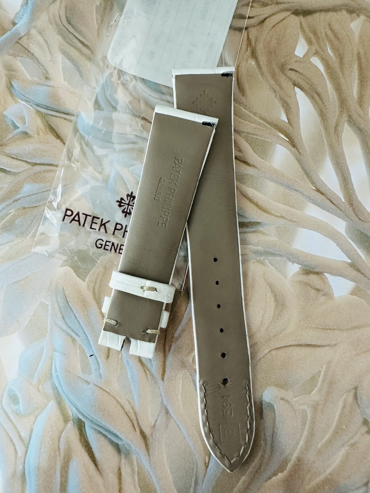 Unworn Patek Philippe Pearly White Alligator Band 17mm With 14mm End - Image 2