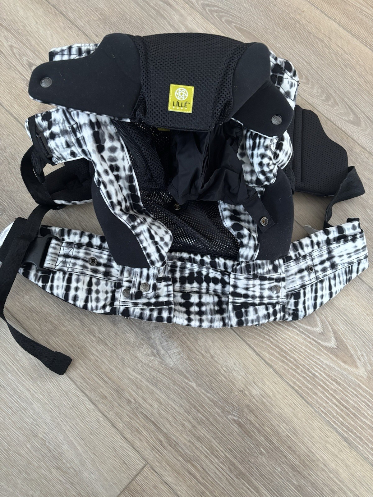 Lillebaby Carrier Tye Dye Baby Carrier Infant to Toddler