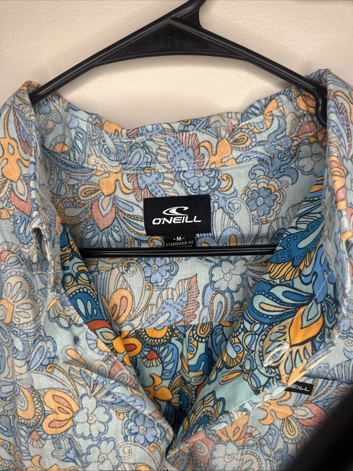 Camisa floral de manga corta con botones elástica O’Neill Quiver para hombre talla M (A5) Foto 3 de 4