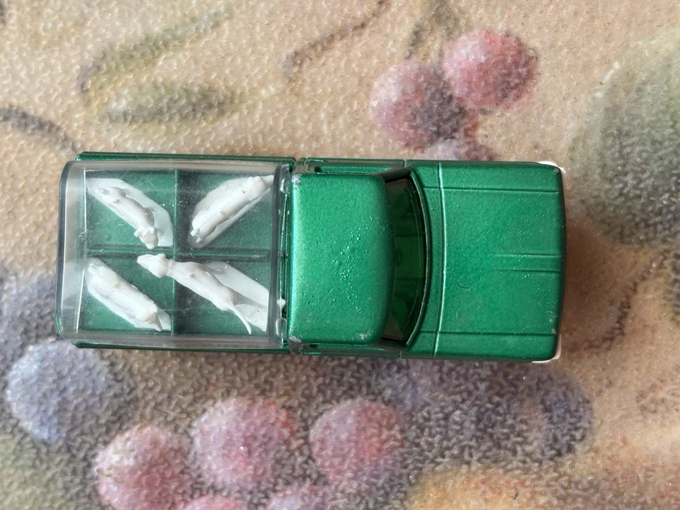 Vintage Matchbox 1968 No.50 Kennel Truck Green- ALL FOUR DOGS and Clear lid! - Image 3 of 4
