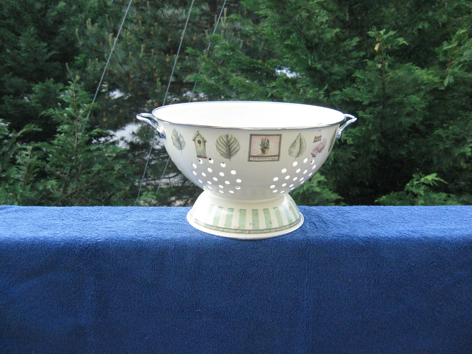 Vintage Backyard Garden Themed Large White Enamel Steel Colander-6 3/8" Tall