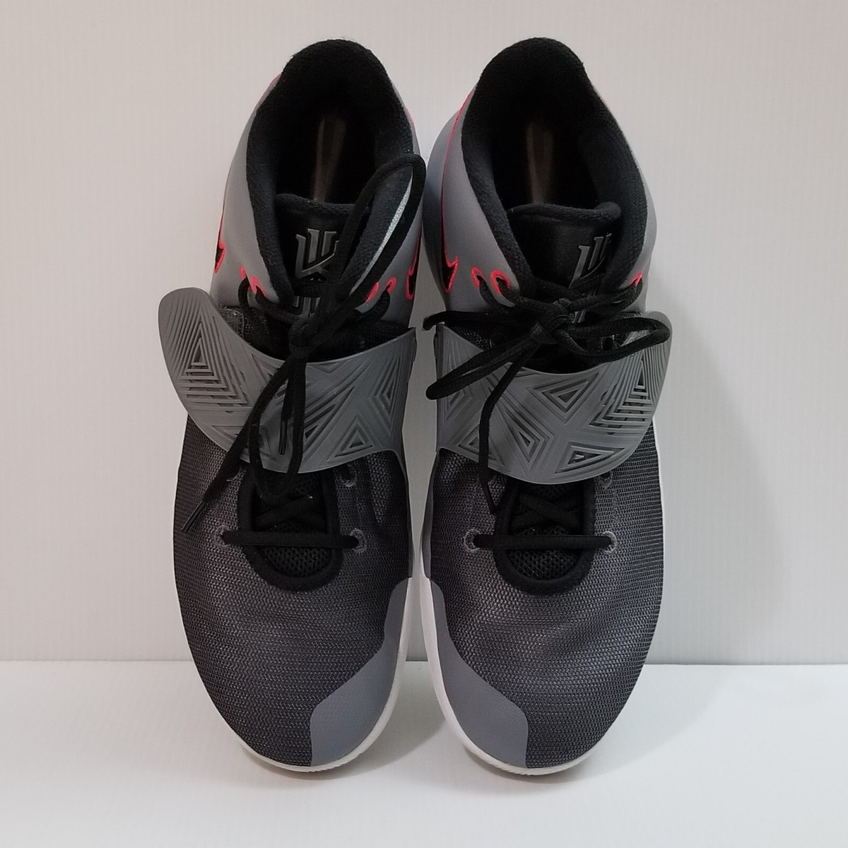 kyrie flytrap 3 grey