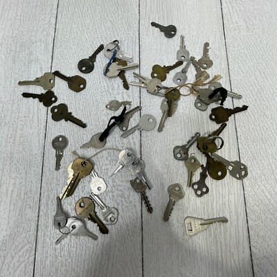 Lot Of 100 Antique & Vintage Keys - Skeleton Keys, Car Craft Art