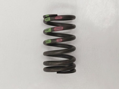 05 John Deere Buck 500 Intake/Exhaust Valve Spring - Picture 4 of 4