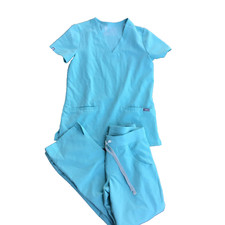 Figs 2 Piece Set Green Casma Top XXS Kade Cargo Pants XXS/Petite Scrubs