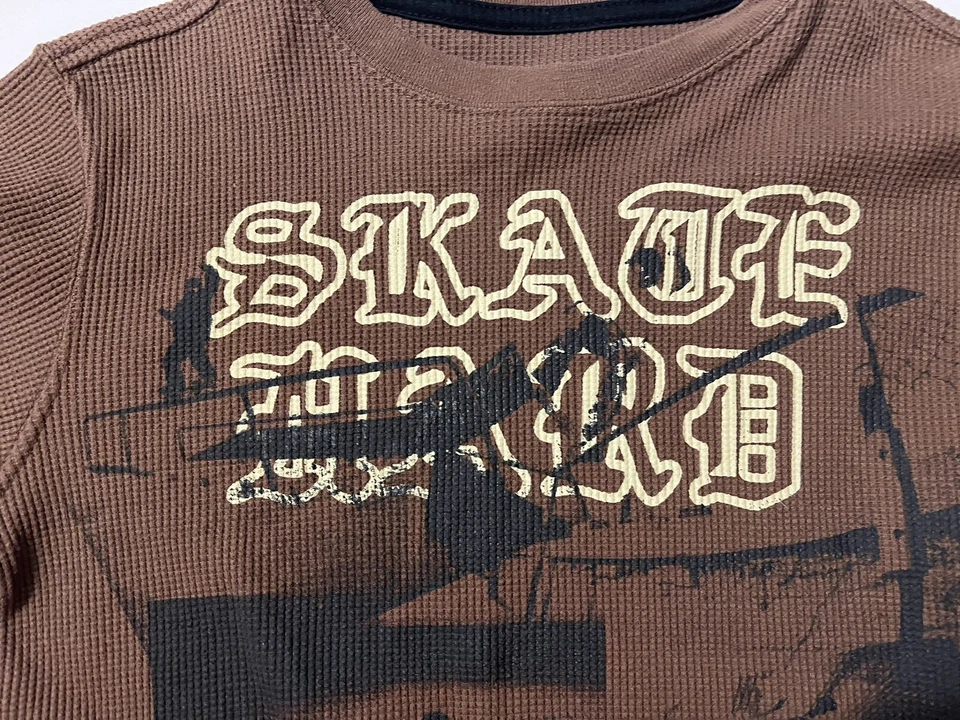 Dickies Boys tejido gofre mediano (8) “patín duro, molienda más duro” manga larga Foto 4 de 4