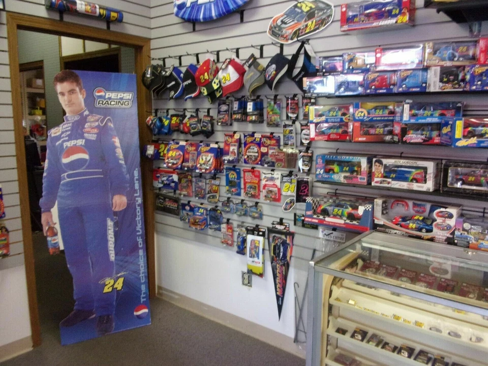 Jeff Gordon #24 DuPont / Chroma Premier 1:64 Winner's Circle Serie Vita #2 - Immagine 4 di 4