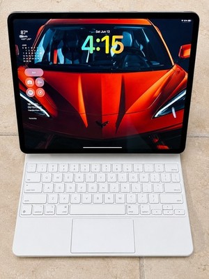 Apple iPad Pro 12.9 M1 128GB with Magic Keyboard