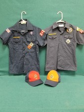 2 Boy Scouts Cub Scouts Navy Blue Shirts Youth Medium  2 Caps Wolf  Tiger