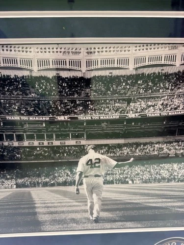 New York Yankees Mariano  Rivera Autograph baseball in shadow box Steiner Sports