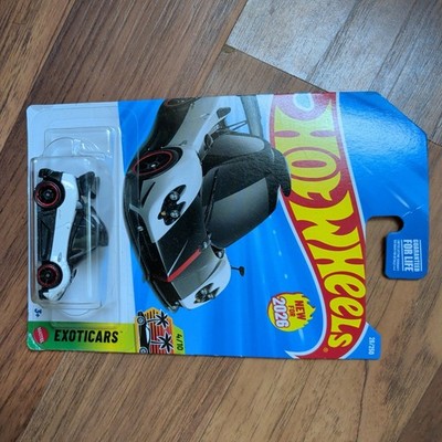 2026 HOT WHEELS PAGANI ZONDA CINQUE EXOTICARS 4/10 WHITE  TOONED  NEW FOR 2026