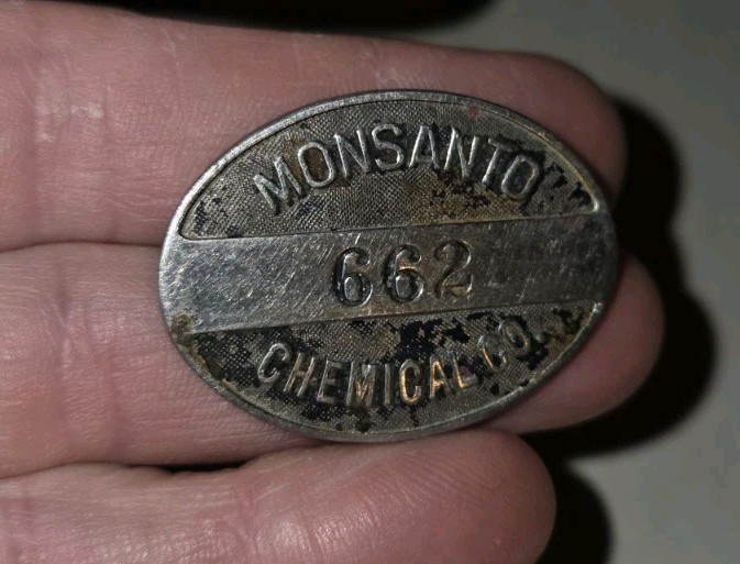 Vintage Monsanto chemical company employee pen Back / badge number 662
