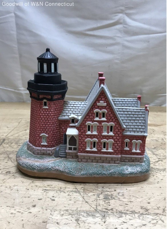 Geo Lefton Block Island Southeast Light Lighthouse Ceramic 1995 Tested Lighted