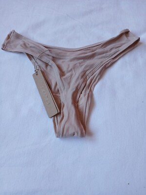 Skims Fits Everybody Dipped Front Thong Color Mica Style PN-DTH-2027 Size S G28
