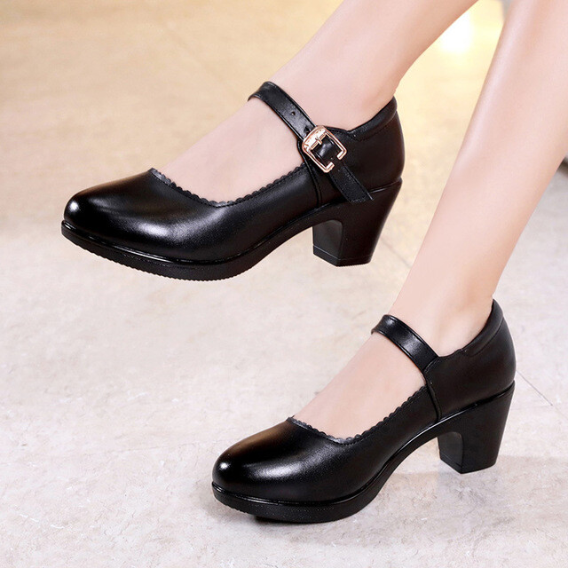 womens black mid heels