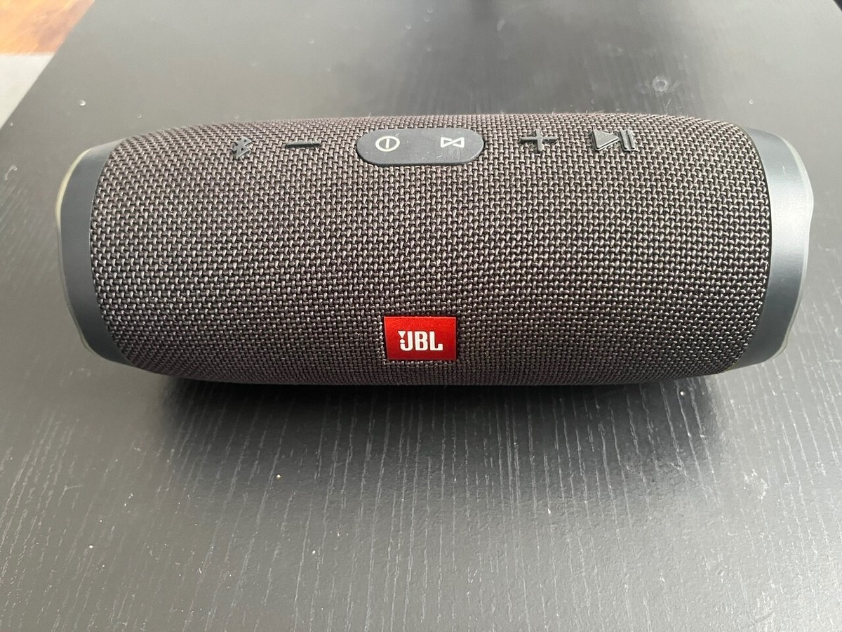 JBL Charge 3 ブラック JBL Charge 3 Waterproof Portable Bluetooth Speaker (Black