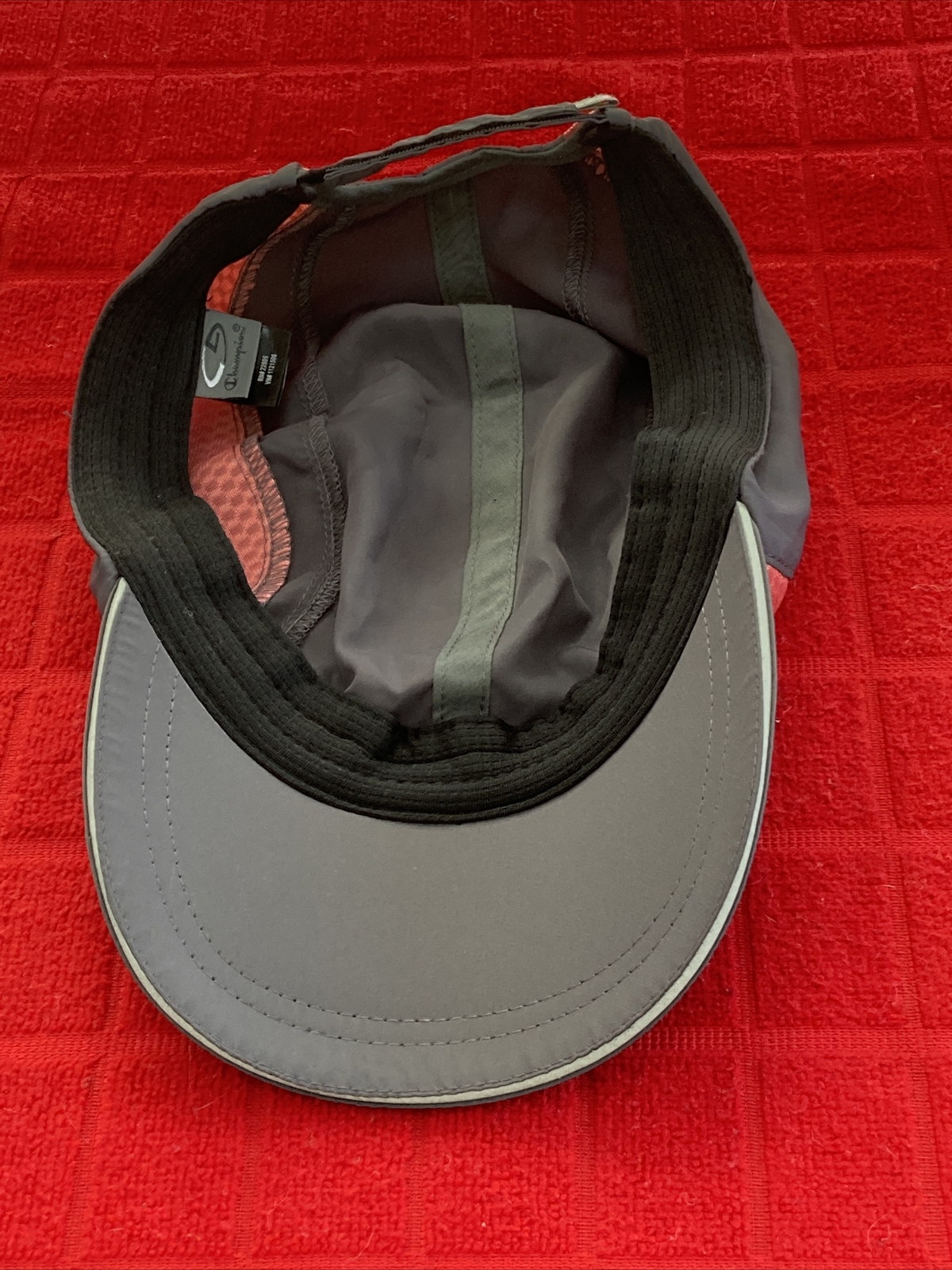 WOMAN’S ACTIVEWARE CAP - image 9