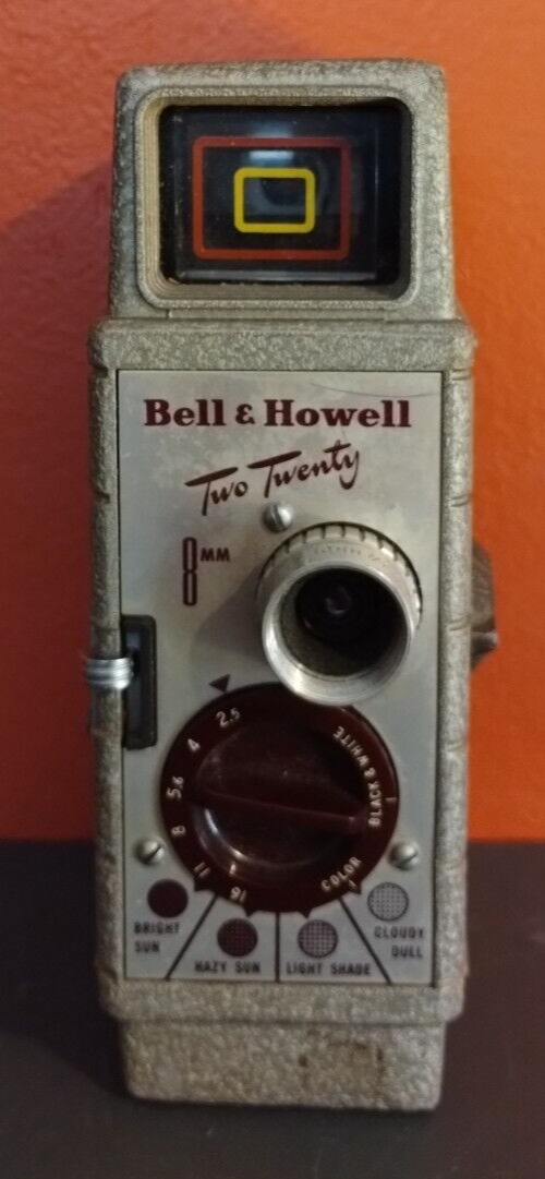 Bell & Howell Antique Two Twenty 8MM Movie Camera - WORKING!! Look
