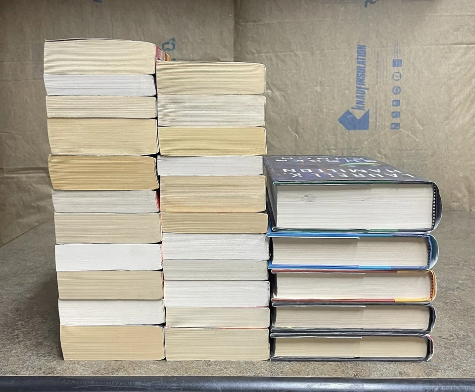 Laurell K. Hamilton Collection: Anita Blake Vampire Hunter LOT of 27 VERY GOOD Foto 2 de 4