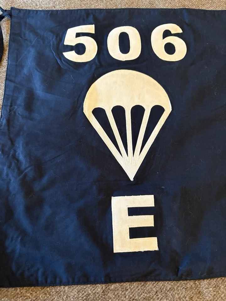 Segunda Guerra Mundial Banda de Hermanos Easy Company Reproducción Bandera Guidón 101ª Aerotransportada Foto 3 de 4