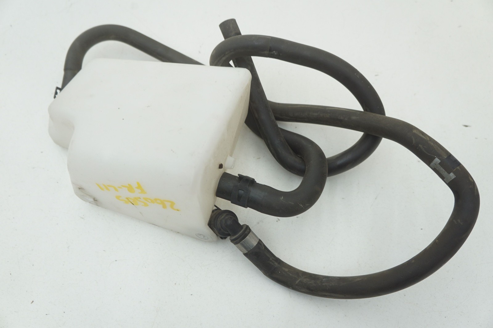 Aston Martin Vantage 2020 Coolant reservoir P/N 6G33TBD2AA
