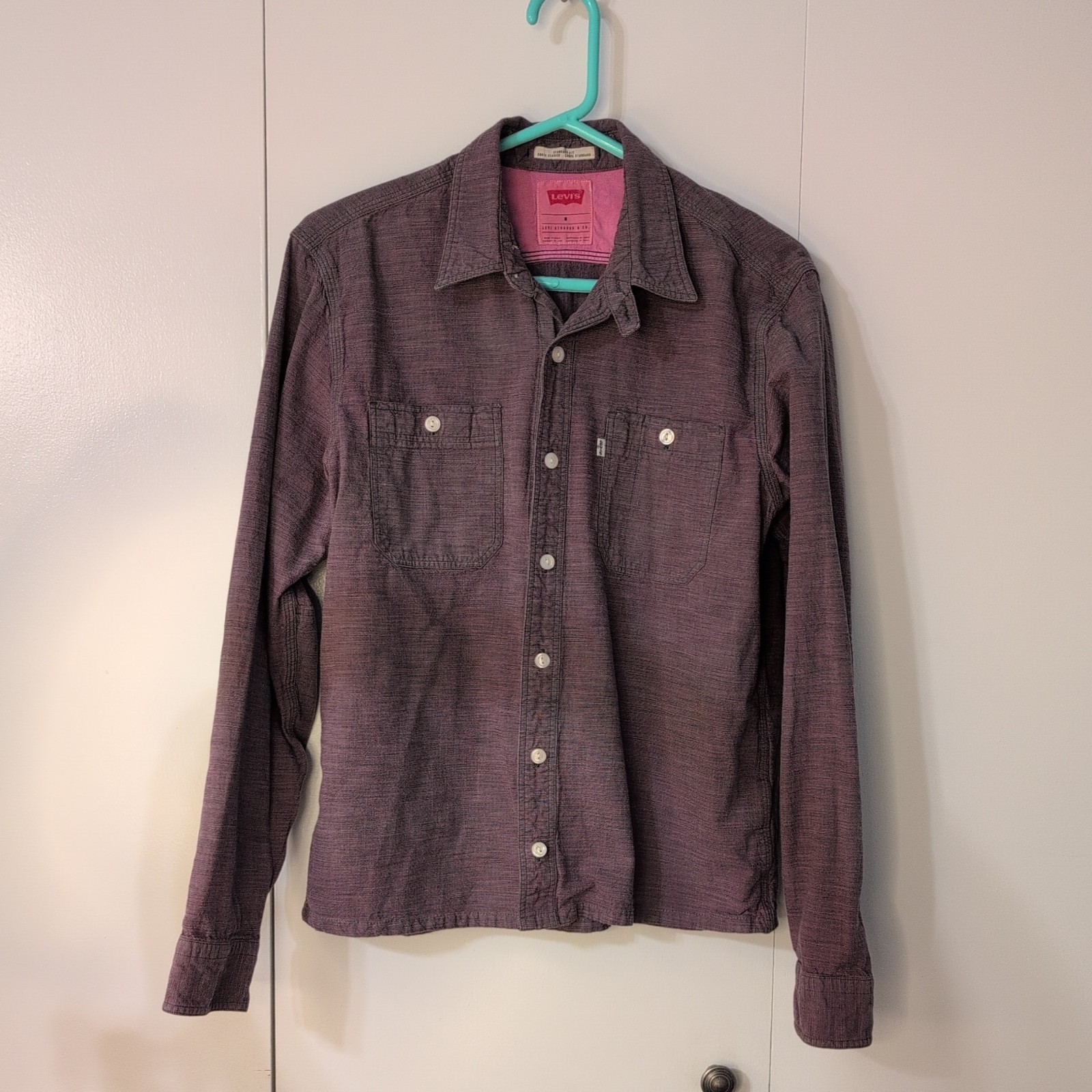 Levi's Shirt Womens M Standard Fit Chambray Collar Button Down 100% Cotton Faded