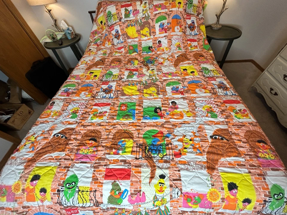 Vintage 1970s Sesame Street Brownstone Bedspread Burlington USA 78x105" Rare VTG - Image 2 of 4