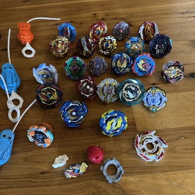ベイブレード　レトロ Beyblade Plastic Gen Lot Of 24 Takara/Hasbro Bayblades, Rippers
