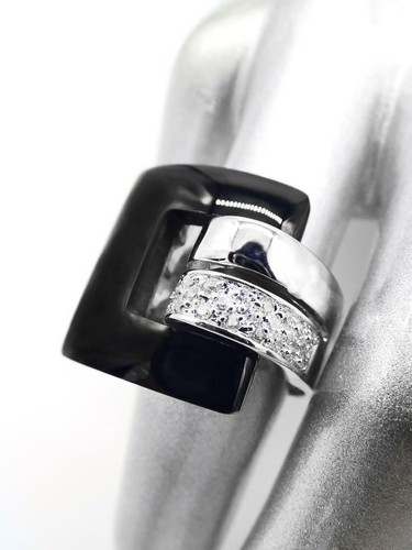 EXQUISITE 18kt White Gold Plated Square Black Onyx Crystals Double Loop Ring NEW - Picture 2 of 10