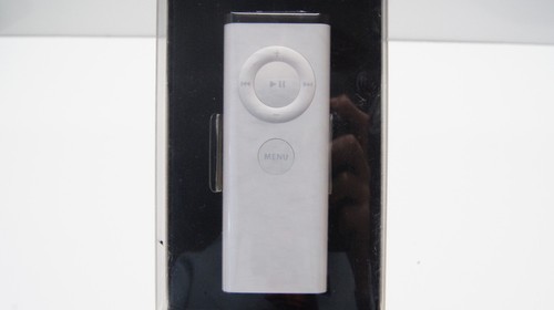 NEW Apple Remote Control - infrared Slide Changer Skip Volume MA128G/B White - Picture 7 of 7