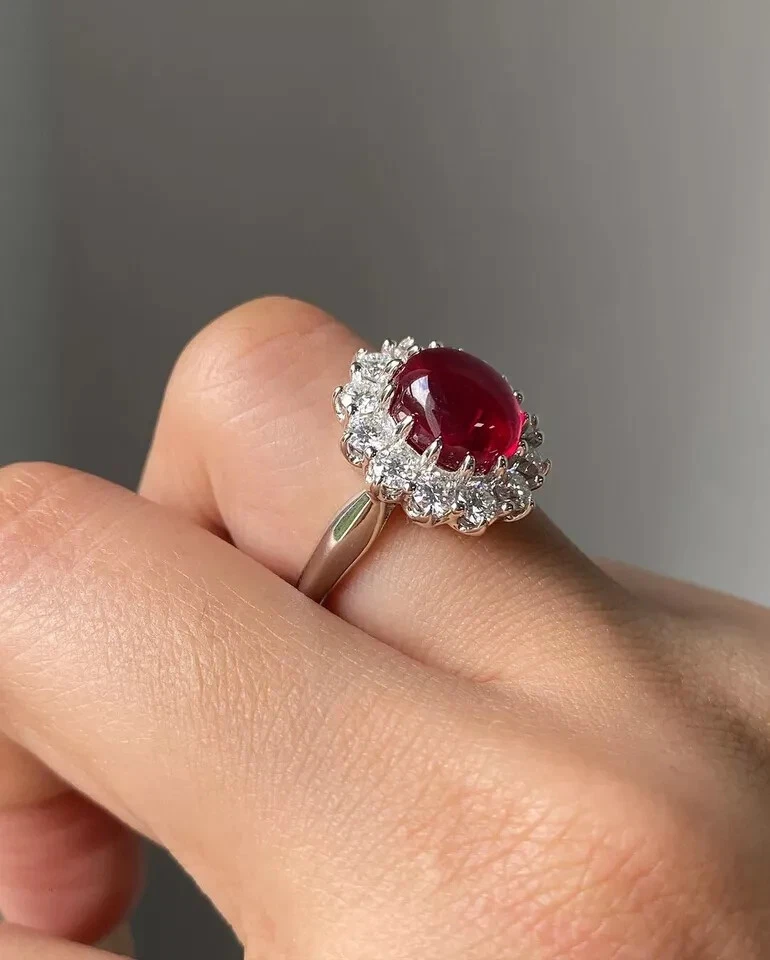 Alianza ovalada de 2,40 quilates de turmalina roja natural y diamantes platino sólido 950 7 Foto 2 de 4