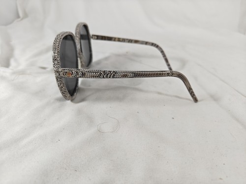Liz Claiborne Butterfly Oversized Sunglasses - Picture 2 of 7