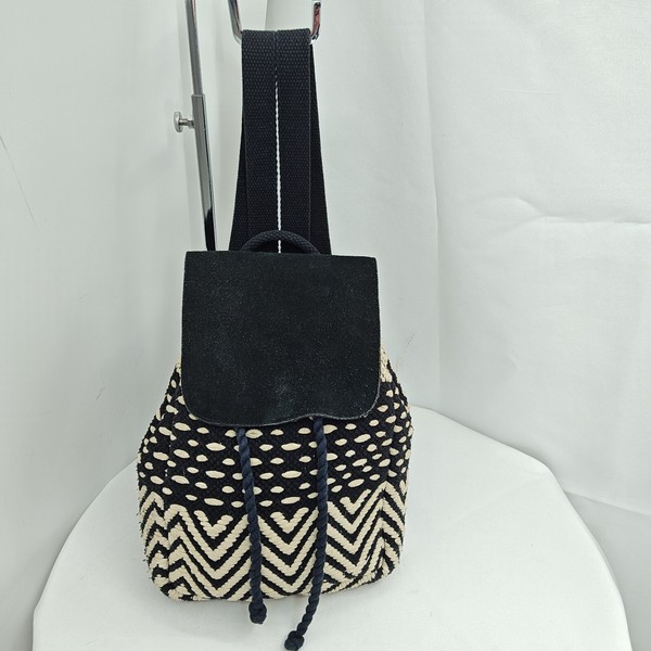 Mochila World Market Negro Marfil Chevron Gamuza Algodón Cordón