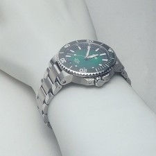 Oris Aquis Date Caliber 400 01 400 7769 4157-07 8 22 09PEB Green Dial w/Box