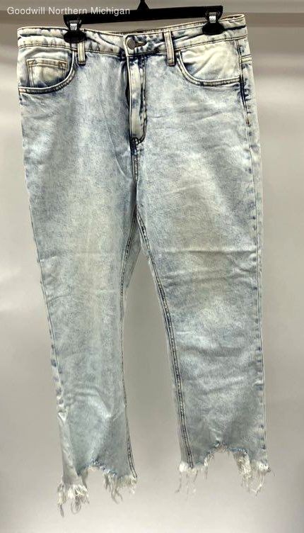 VERVET Light Wash Jeans - Size 30