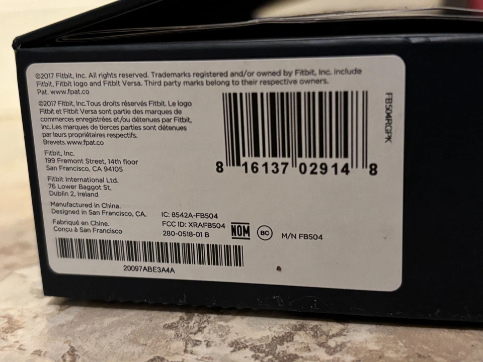 Фитнес-умные часы Fitbit Versa — персиковые/розовое золото алюминий FB504 - Изображение 2 из 4