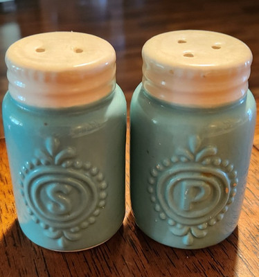 salt & pepper shakers aqua color