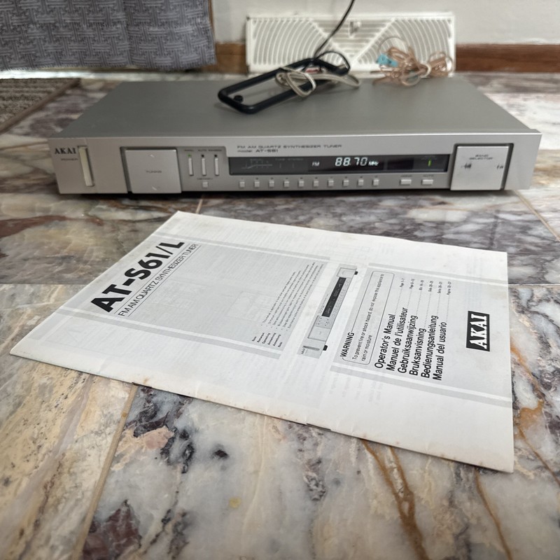 AKAI AT-S61 Quartz Synthesizer Tuner w/ Owner’s Manual - Tested