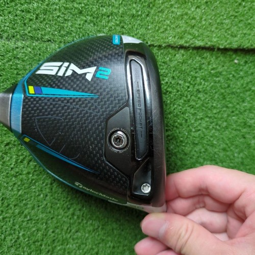 Taylormade Sim 2 9.0 * ( 9 Degree ) Driver Club Head ( RH ) w/cover - Picture 3 of 8