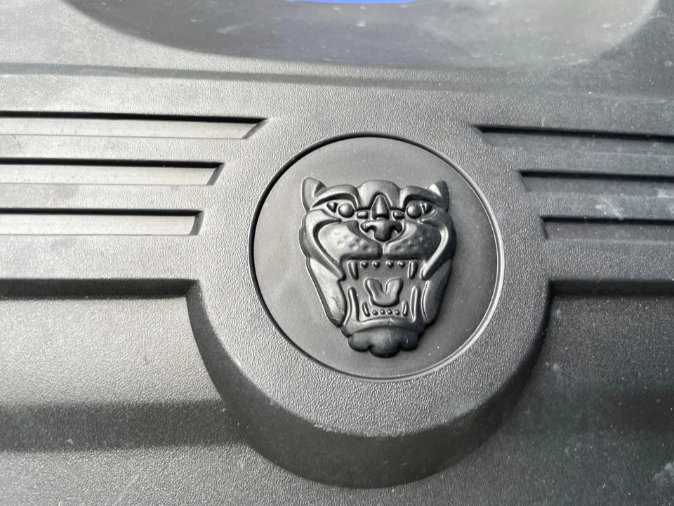 2004 - 2009 Jaguar XJ8 4.2L V8 Engine Motor Plastic Cover 6W93-6A949BA OEM - Image 2 of 4