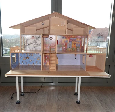 großes Puppenhaus Unikat mit Beleuchtung + Klingel + Kugelbahn 125 x 58 x 125 cm - Bild 1 von 4