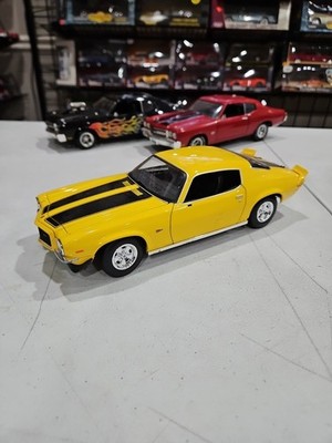 1971 Chevrolet Camaro - Yellow 1/18 scale Maisto Special Edition